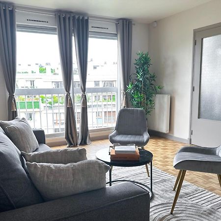 Brand-New Studio With Eiffel Tower View Parigi Esterno foto