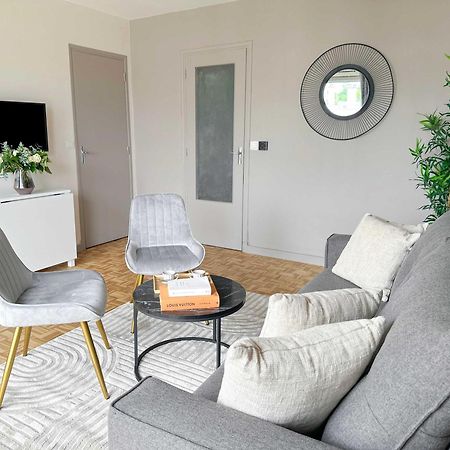 Brand-New Studio With Eiffel Tower View Parigi Esterno foto