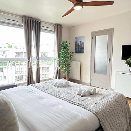 Brand-New Studio With Eiffel Tower View Parigi Esterno foto