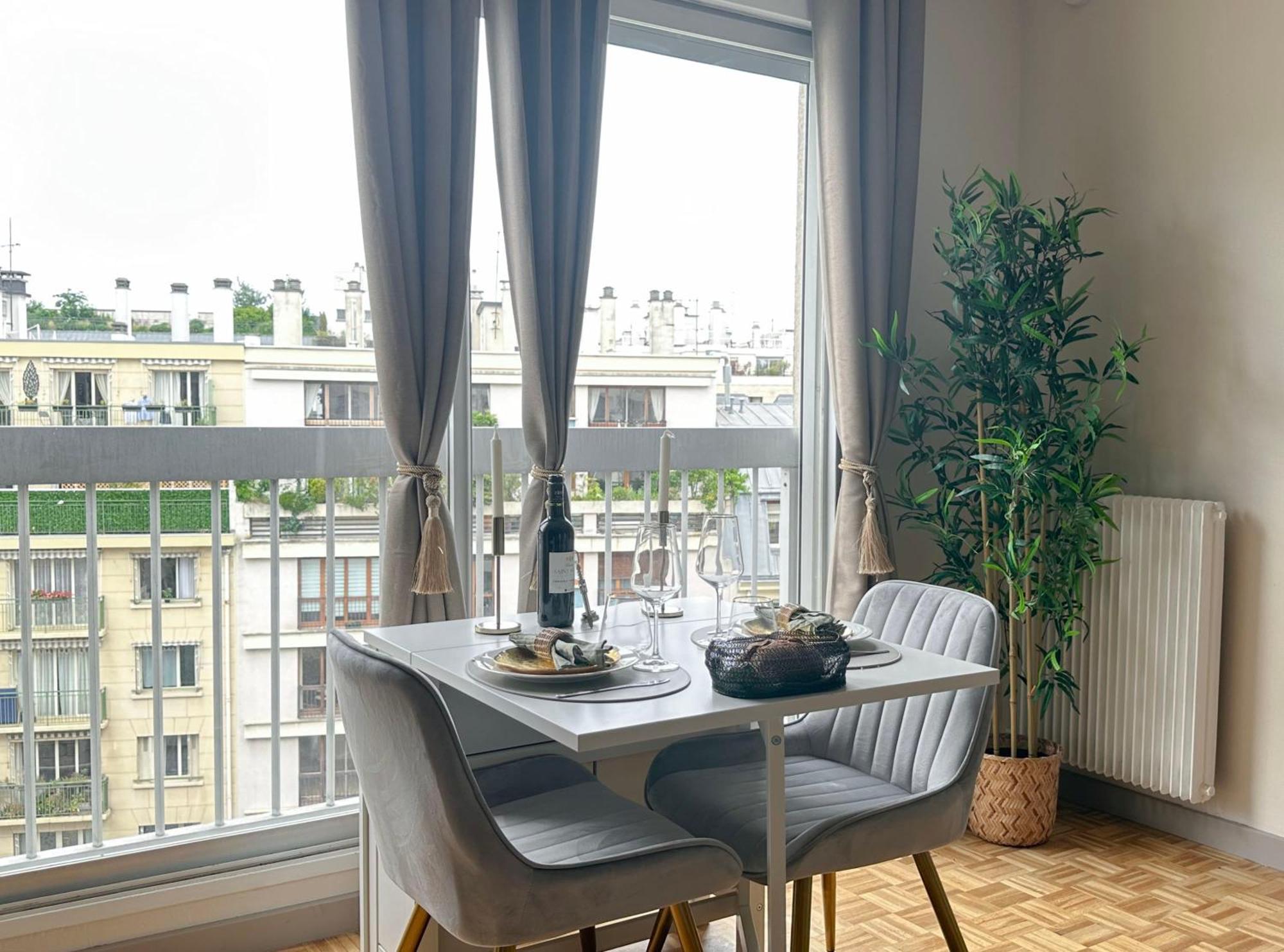 Brand-New Studio With Eiffel Tower View Parigi Esterno foto