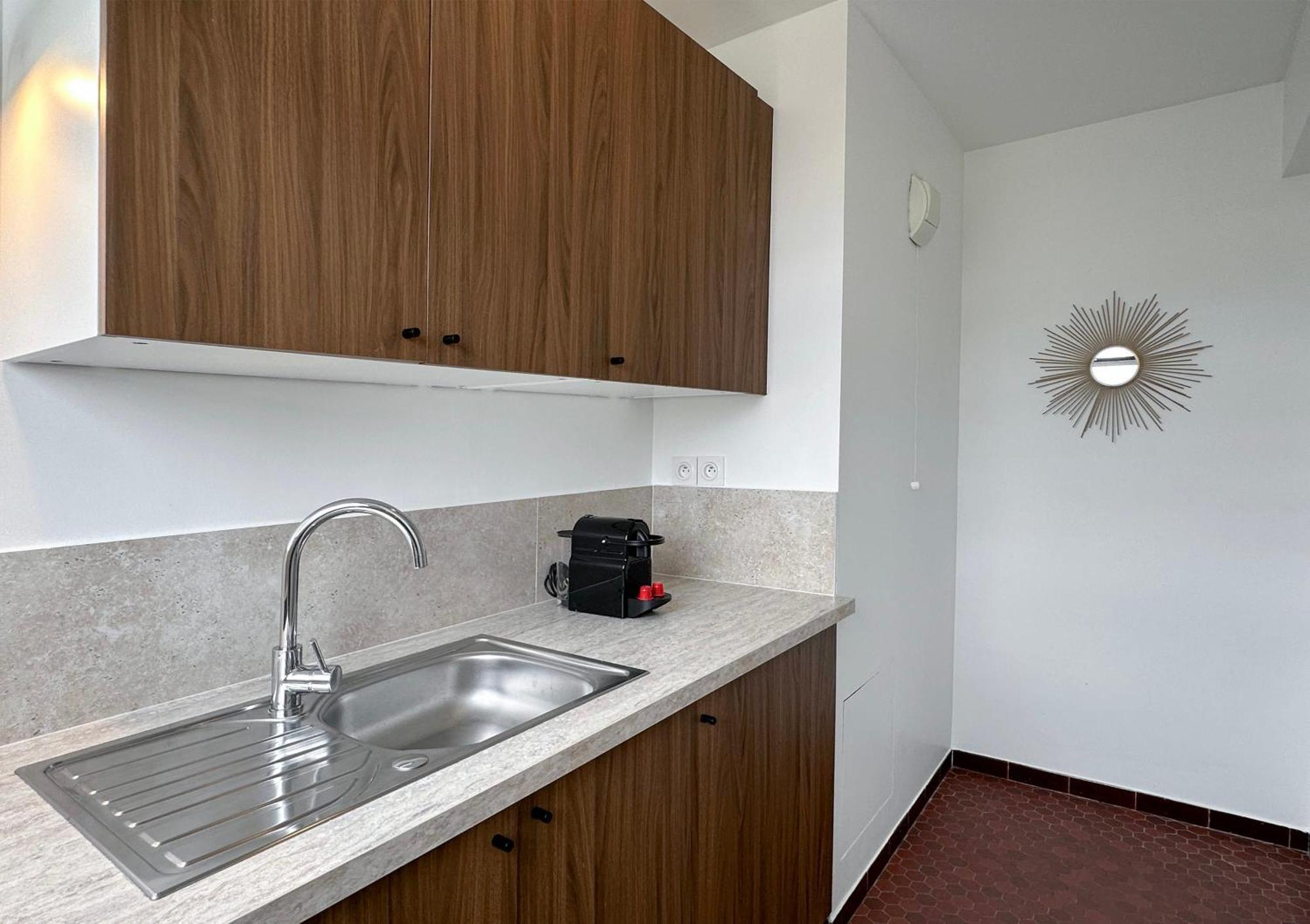 Brand-New Studio With Eiffel Tower View Parigi Esterno foto