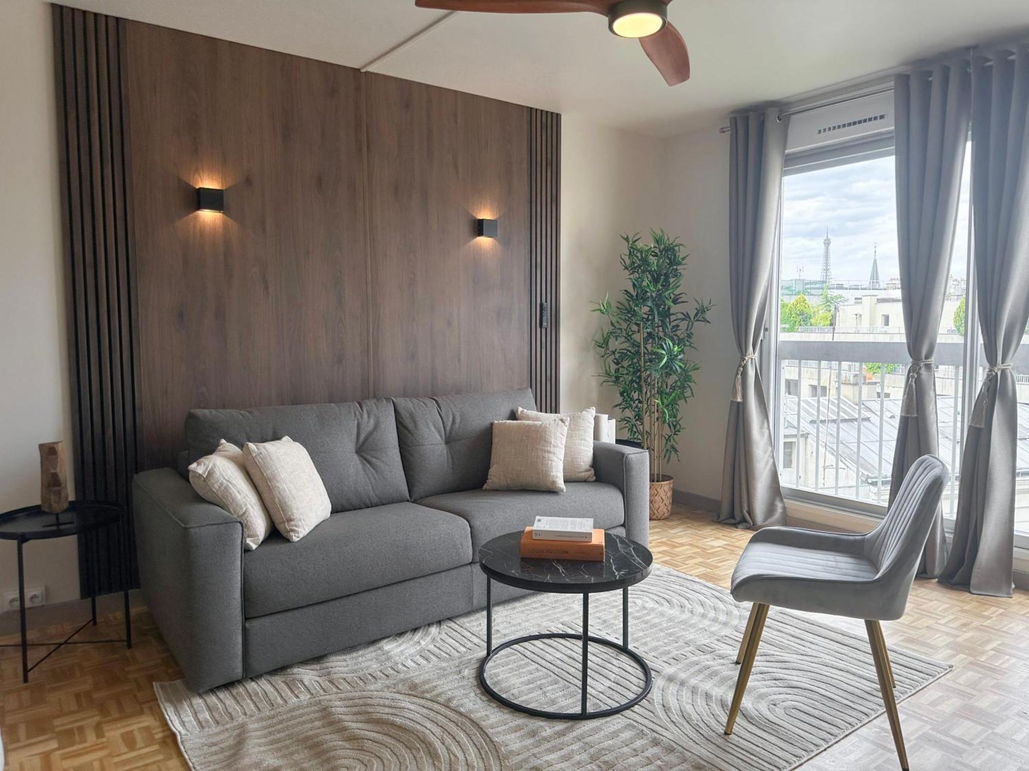 Brand-New Studio With Eiffel Tower View Parigi Esterno foto